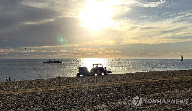 폭염과 열대야 계속…폐장 해수욕장