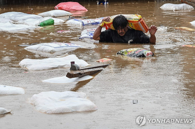 네팔 홍수