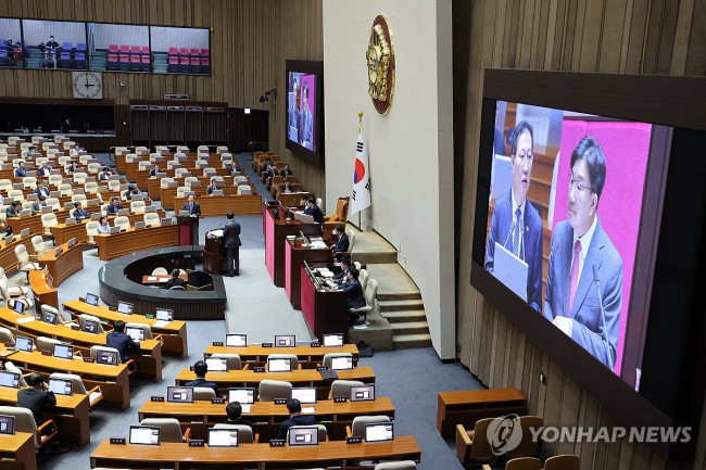 답변하는 박성재 법무부 장관