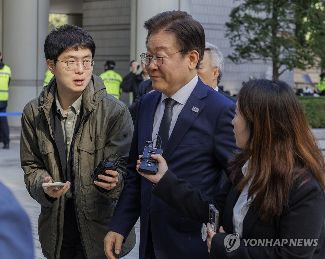 '대장동·성남FC', 1심 속행 공판 출석하는 이재명 대표