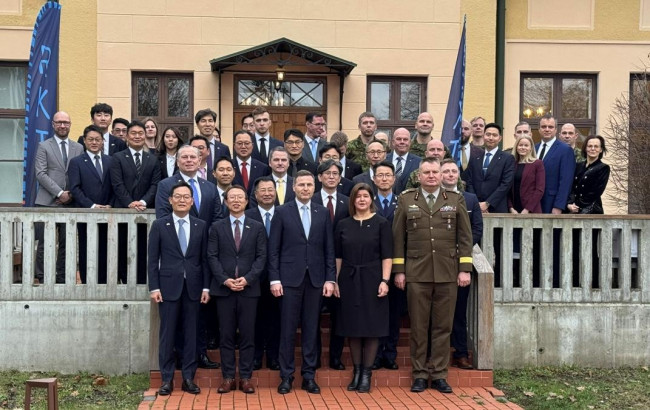 코트라-에스토니아 방산투자청, 다연장 로켓 천무 수출 계약식