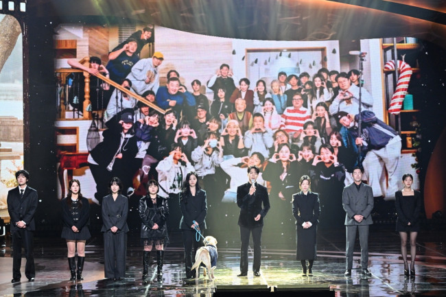 故 이순재 헌정 무대를 준비한 뮤지컬 배우 카이와 드라마 '개소리' 팀