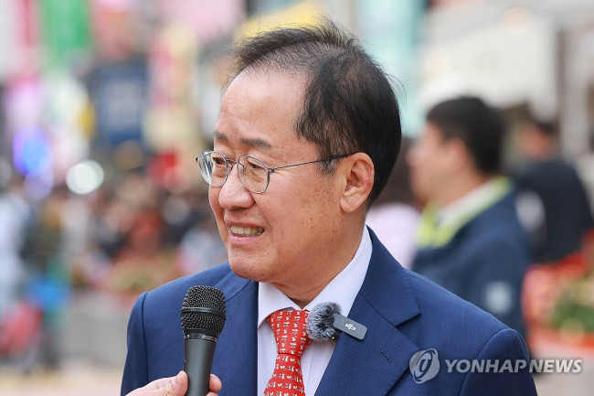 홍대거리 찾은 국민의힘 홍준표 대선 경선 후보