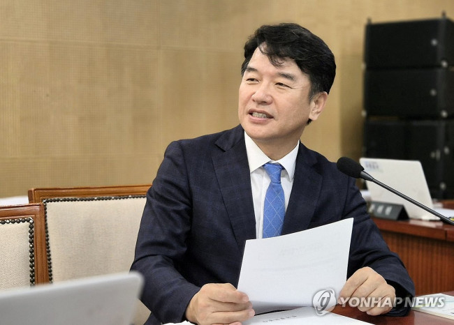 질의하는 문진석 의원