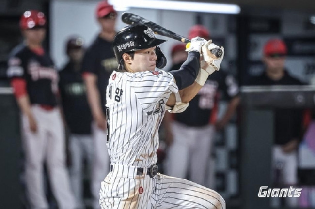 적시타 치는 한태양