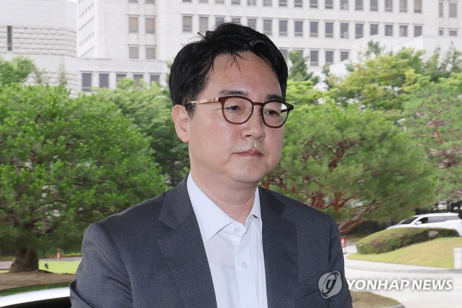 출근하는 심우정 검찰총장