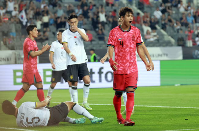 A매치 데뷔 골 넣은 김주성