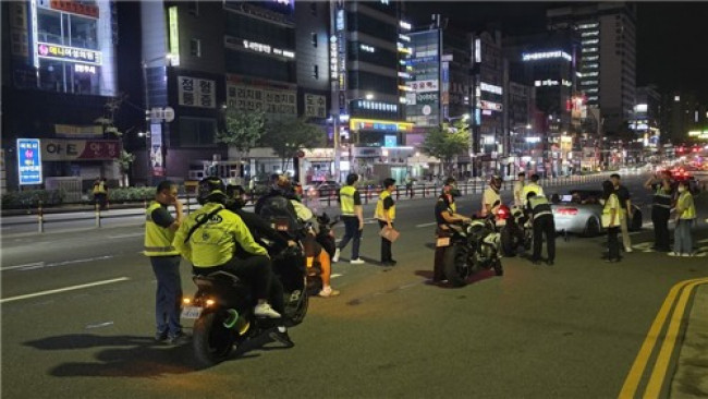 광복절 맞아 천안·아산에서 진행된 폭주족 단속