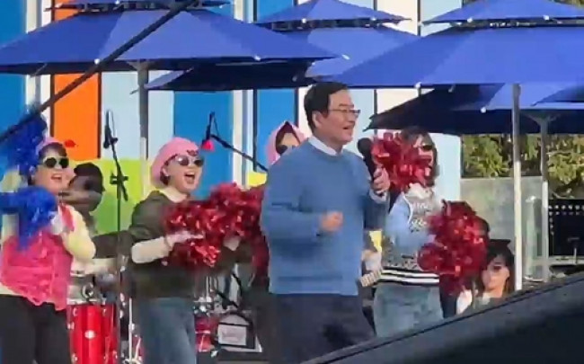 전국노래자랑 무대 선 문인 광주 북구청장